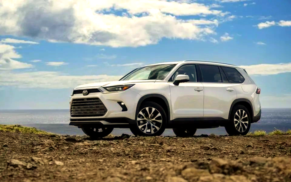 Your Family's Unstoppable Adventure Awaits with the Toyota Highlander